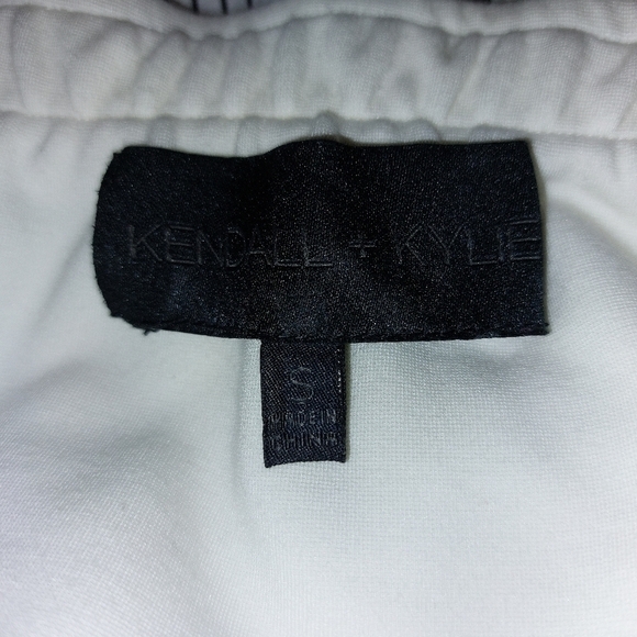 𝅺Kendall + Kylie Bell Long Sleeve Off the Shoulder Casual Boho Top- size S - Picture 5 of 5